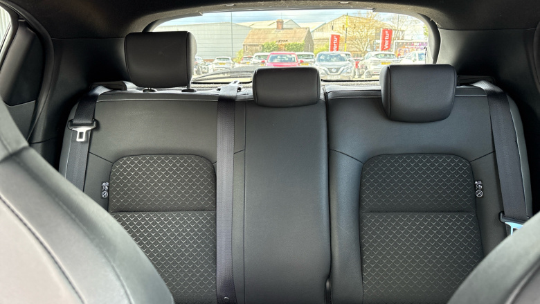 Nissan Juke 1.0 DiG-T 114 N-Connecta 5dr Petrol Hatchback